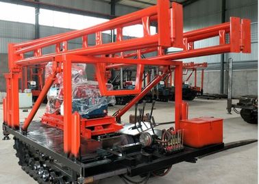 200m głębokości Crawler Mounted Wiertnica Rig Hydrauliczne automatyczne dosunięcie do budowy eksploracji